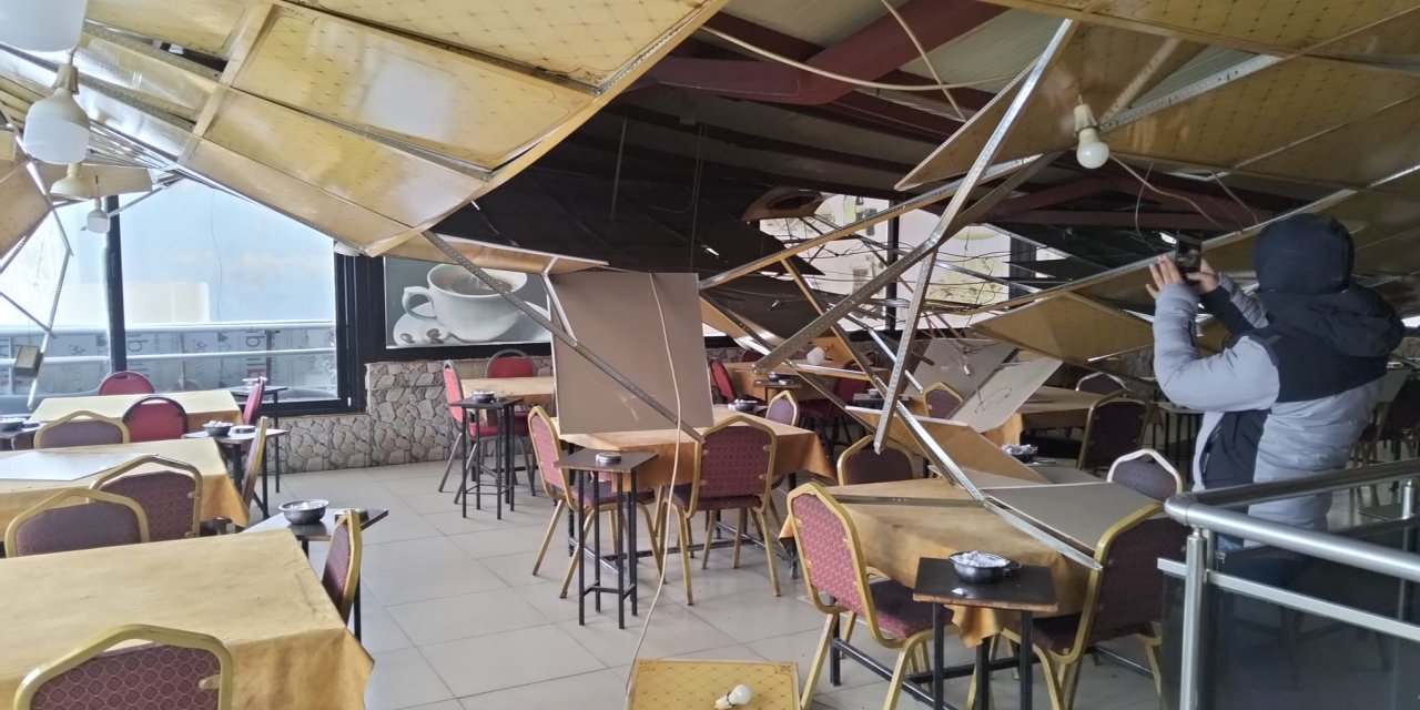 Şırnak’ta Yoğun Kar Yağışı Bir İş Yerinin Çatısını Çökertti: Facia Ucuz Atlatıldı