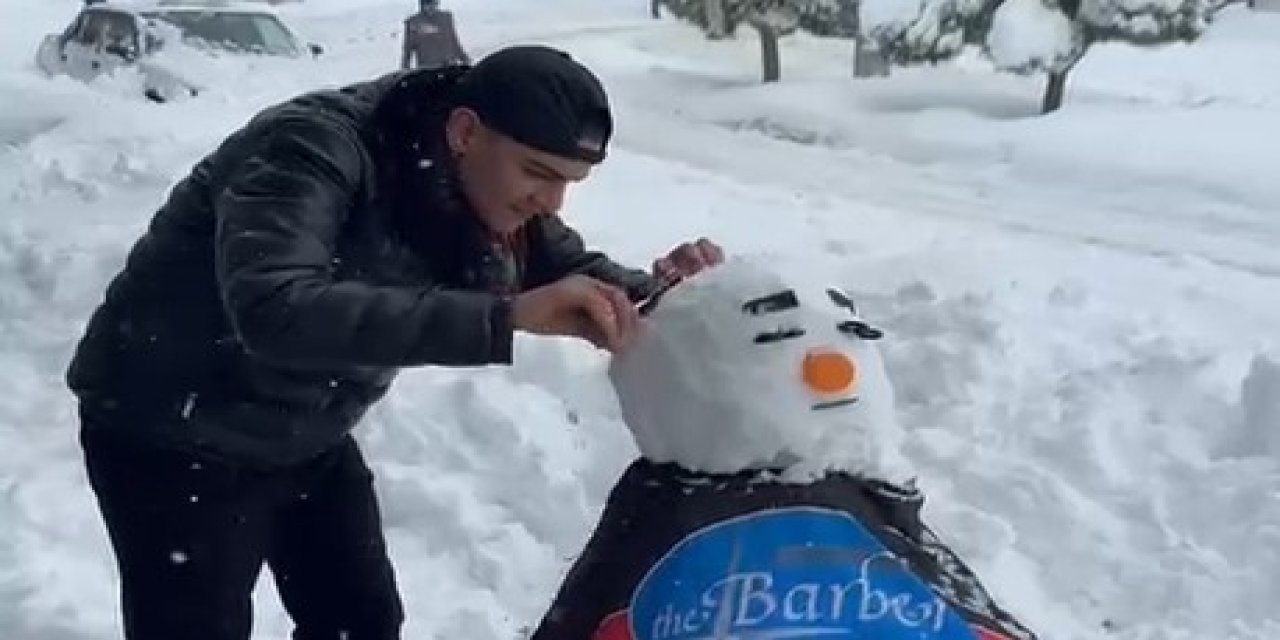 Kardan Adamı Tıraş Etti, Ortaya Renkli Görüntüler Çıktı