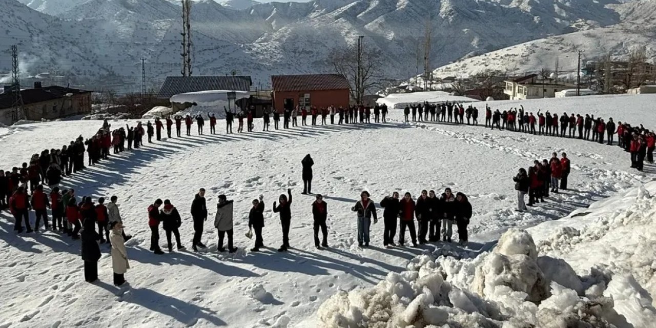 Şırnaklı Öğrencilerden Yürekleri Isıtan Hareket: Öğrencilerden Can Dostlarına Anlamlı Destek
