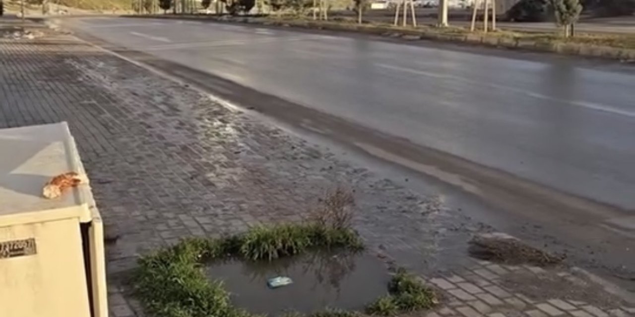 Şırnak’ta Kanalizasyon Suyu Şehrin Göbeğine Akıyor