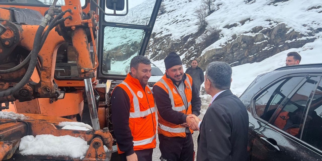 Şırnak’ta Kış Seferberliği: Vali Birol Ekici Karla Mücadele Çalışmalarını Yerinde Denetledi