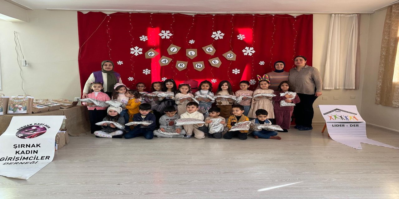 Şırnak'ta Liderder ve Kagiderden Karne Hediyesi