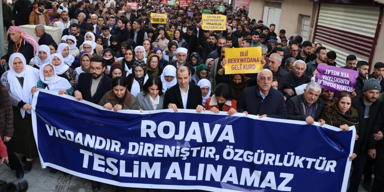 Cizre’de Halep’e Destek Yürüyüşü Düzenlendi