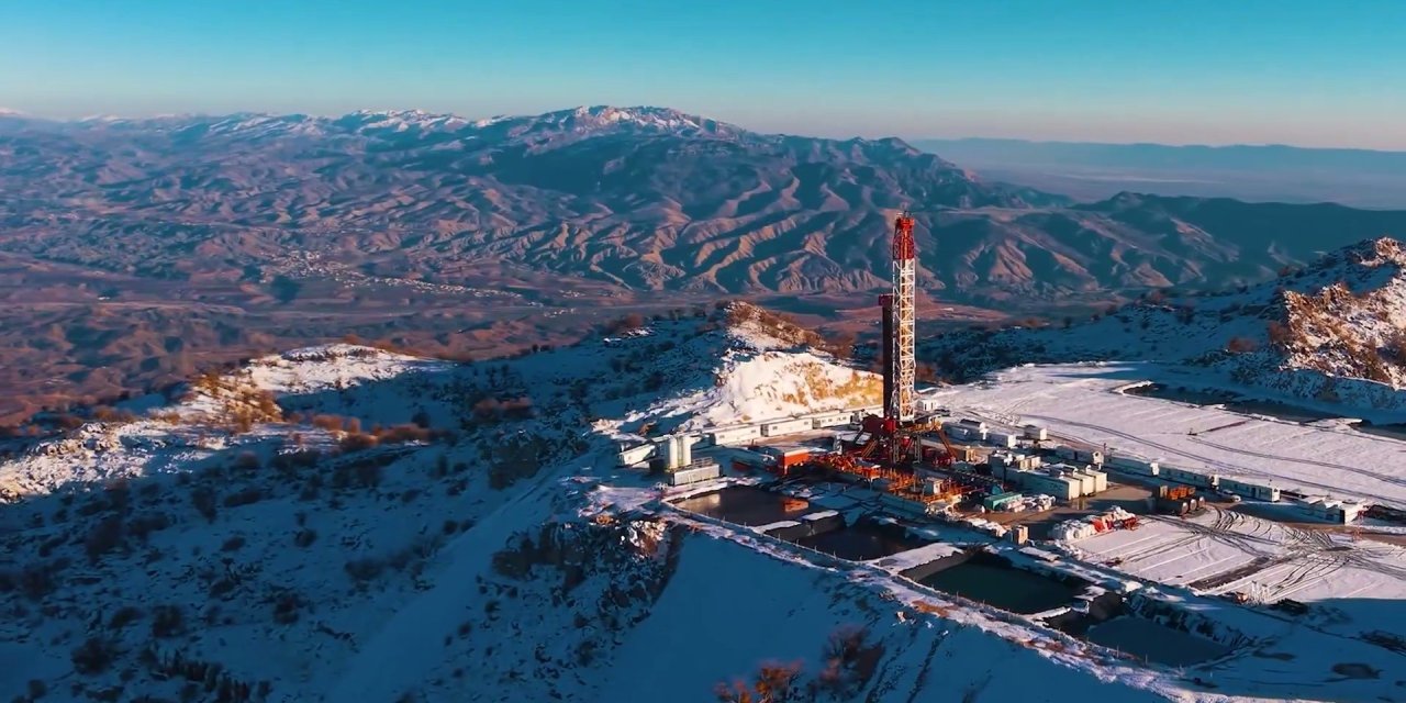 Gabar’da Dondurucu Soğukta Rekor Üretim: Günlük 81 Bin Varil Petrol