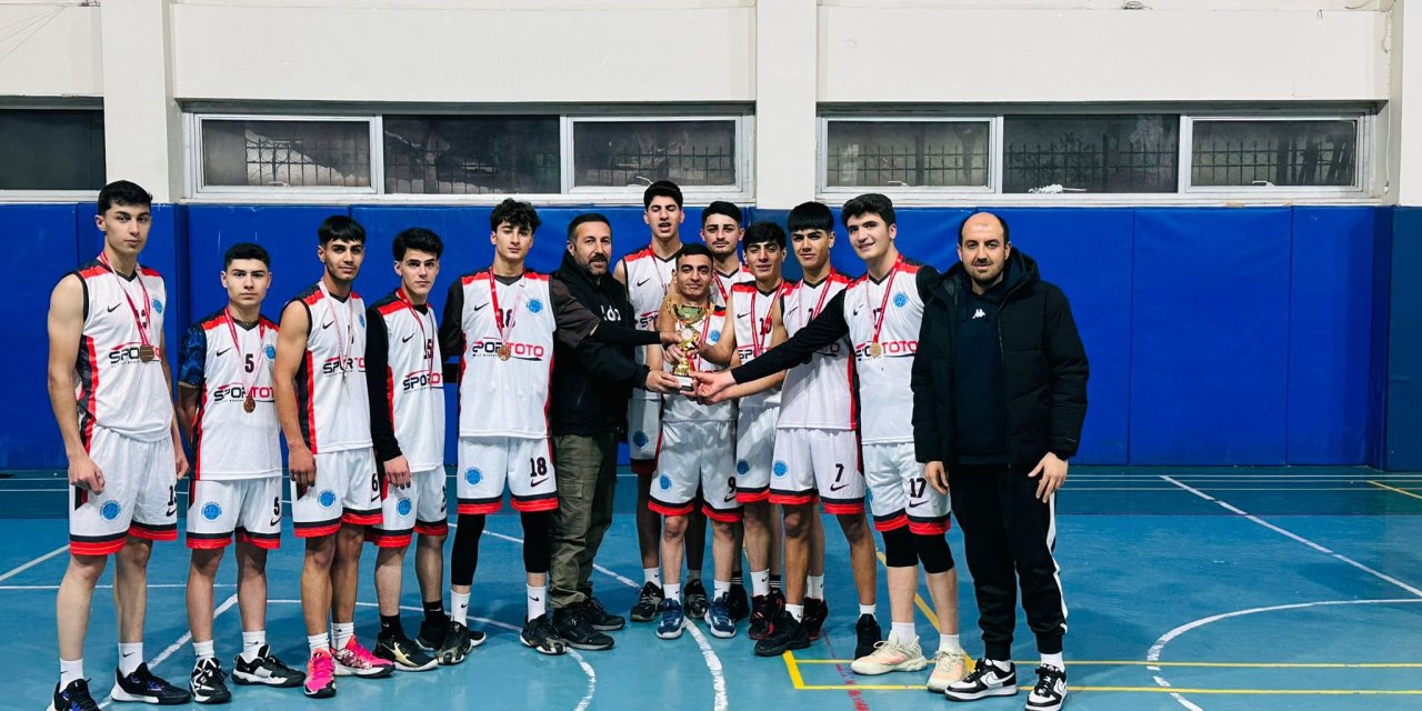 Şırnak’ta Potanın Zirvesi Yurdum Spor’un! U18’de Çifte Şampiyonluk, Hedef Bölge Şampiyonası