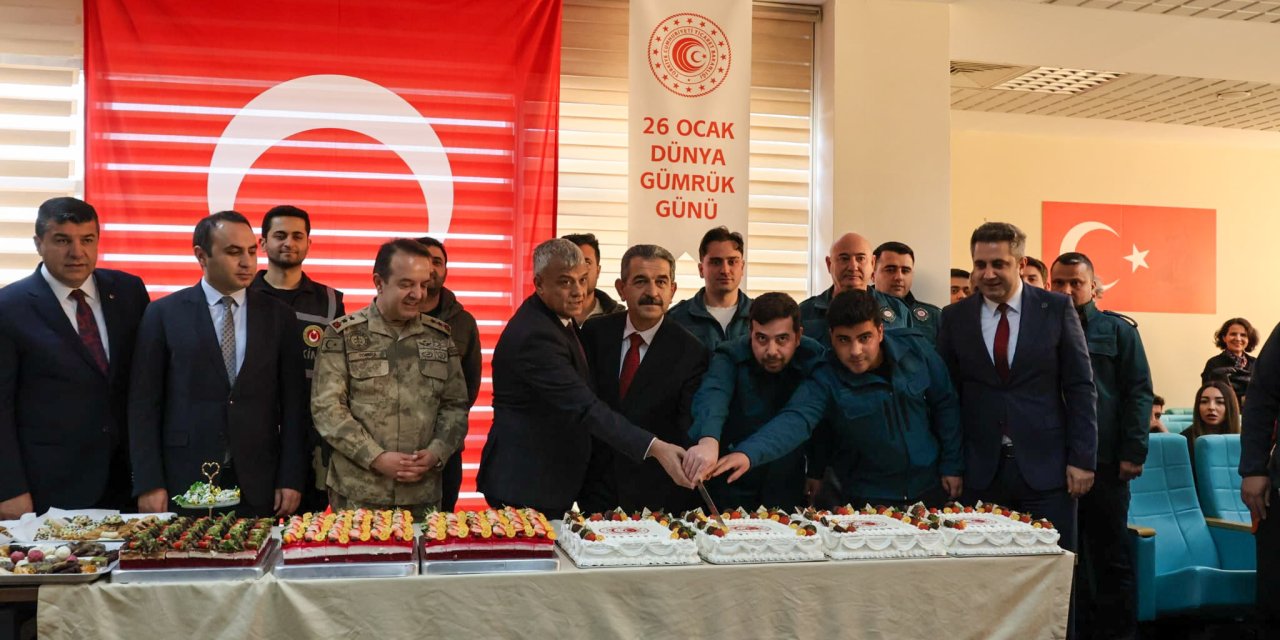 Vali Birol Ekici, Dünya Gümrük Günü’nde Habur Sınır Kapısı’nda Personelle Buluştu