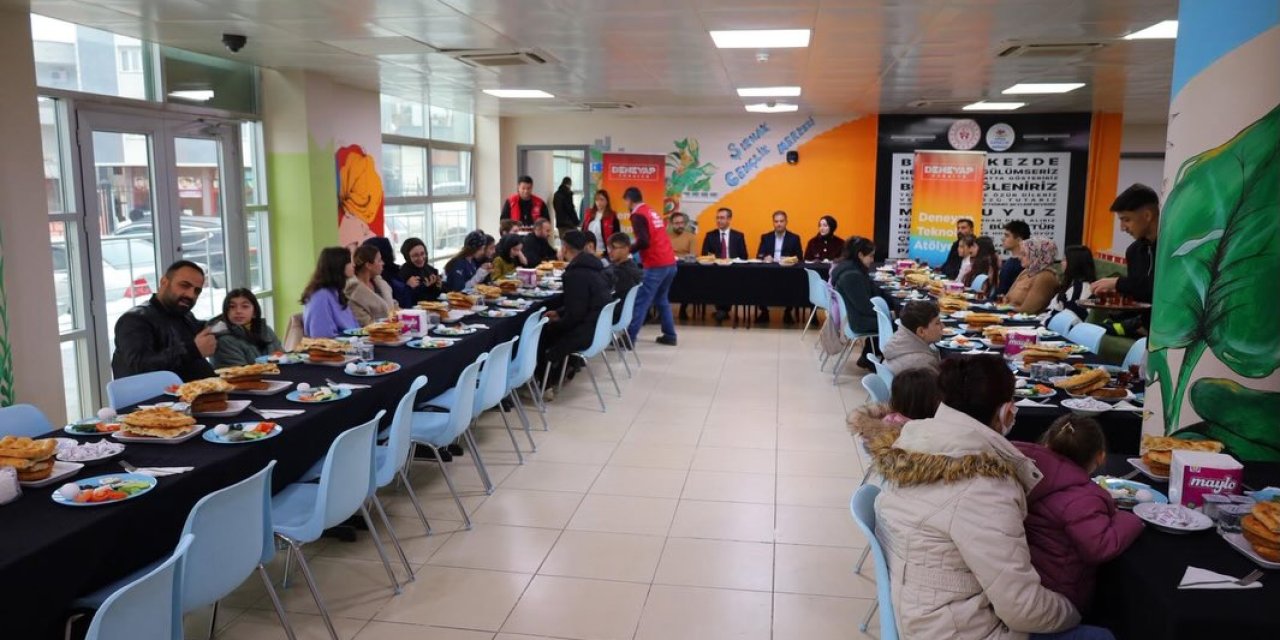 Deneyap Öğrencileri ve Aileleri Kahvaltı Programında Buluştu