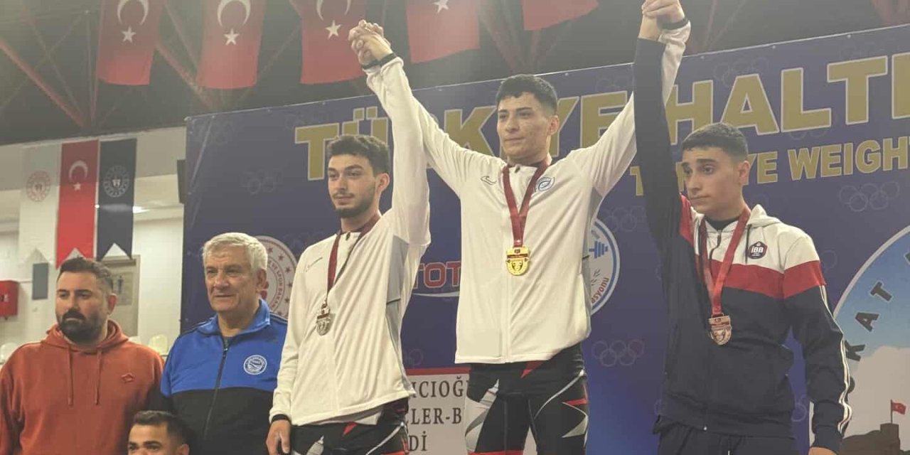 Şırnaklı Adem Algül’den Tokat’ta Tarihi Başarı! Türkiye Rekoru Kırdı