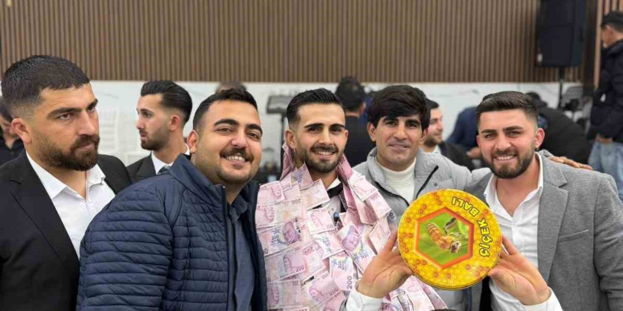 Siirt’te gelin ve damada altın yerine organik bal takıldı