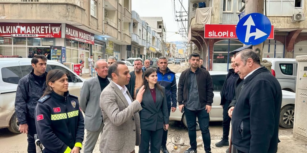 Silopi’de Kaymakam, Belediye Başkanı ve Emniyet Müdürü Düzenleme İçin Vatandaşları Dinledi