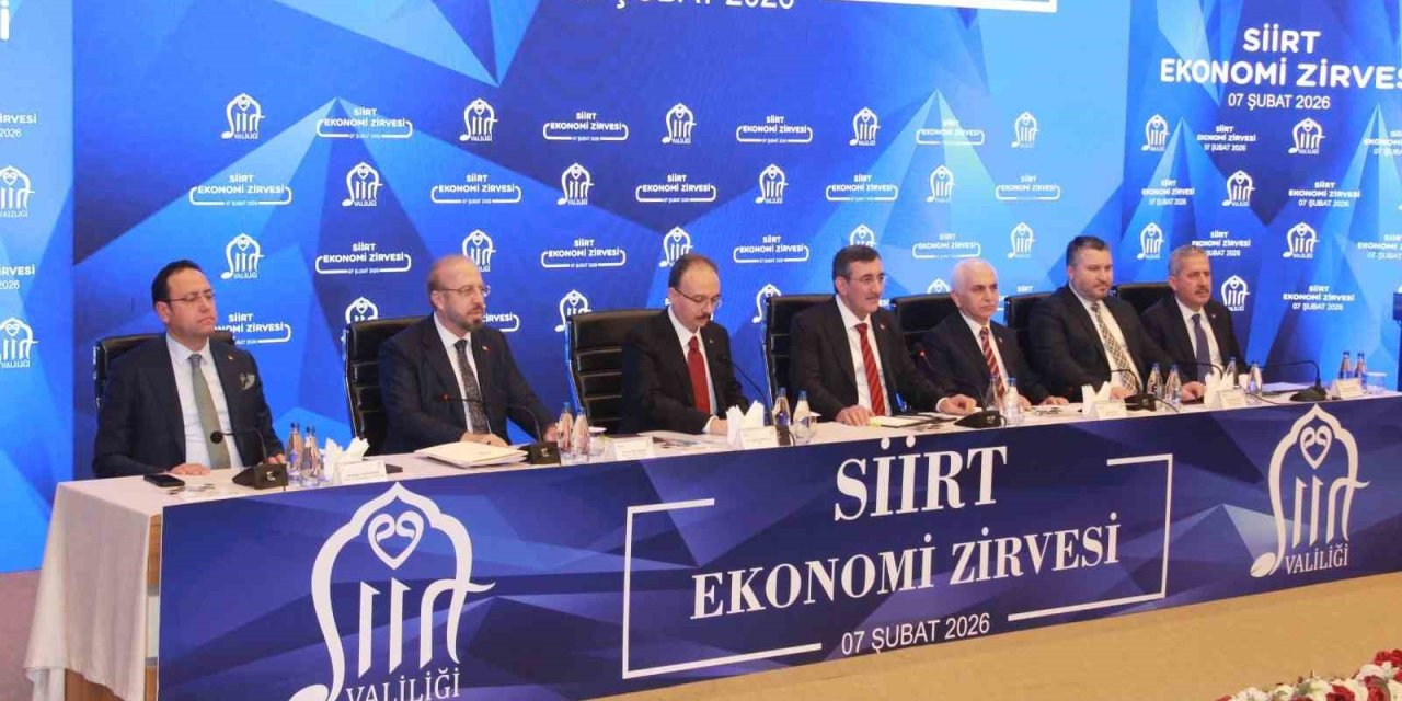 Cumhurbaşkanı Yardımcısı Cevdet Yılmaz, Siirt Ekonomi Zirvesi'ne katıldı