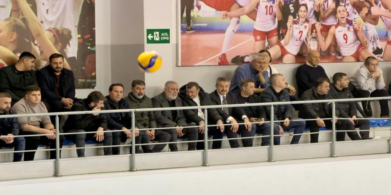 Şırnak Milletvekili Tatar, Tribünden Destek Verdi