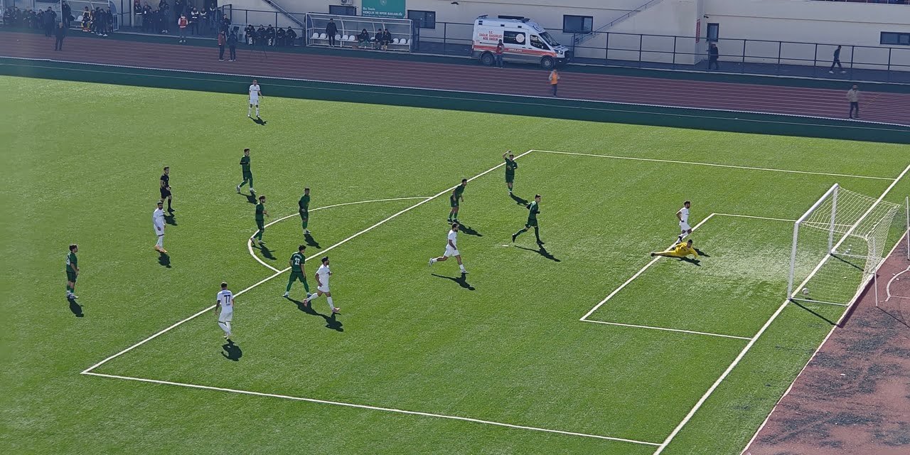 Şırnak Petrolspor Evinde Farklı Kazandı: 7-0