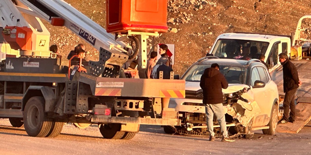 Şırnak’ta İki Aracın Çarpışması Sonucu 2 Kişi Yaralandı
