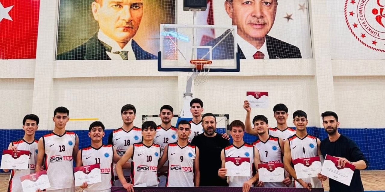 Şırnak U18 Erkek Basketbol Takımı Bölge Şampiyonu Oldu!