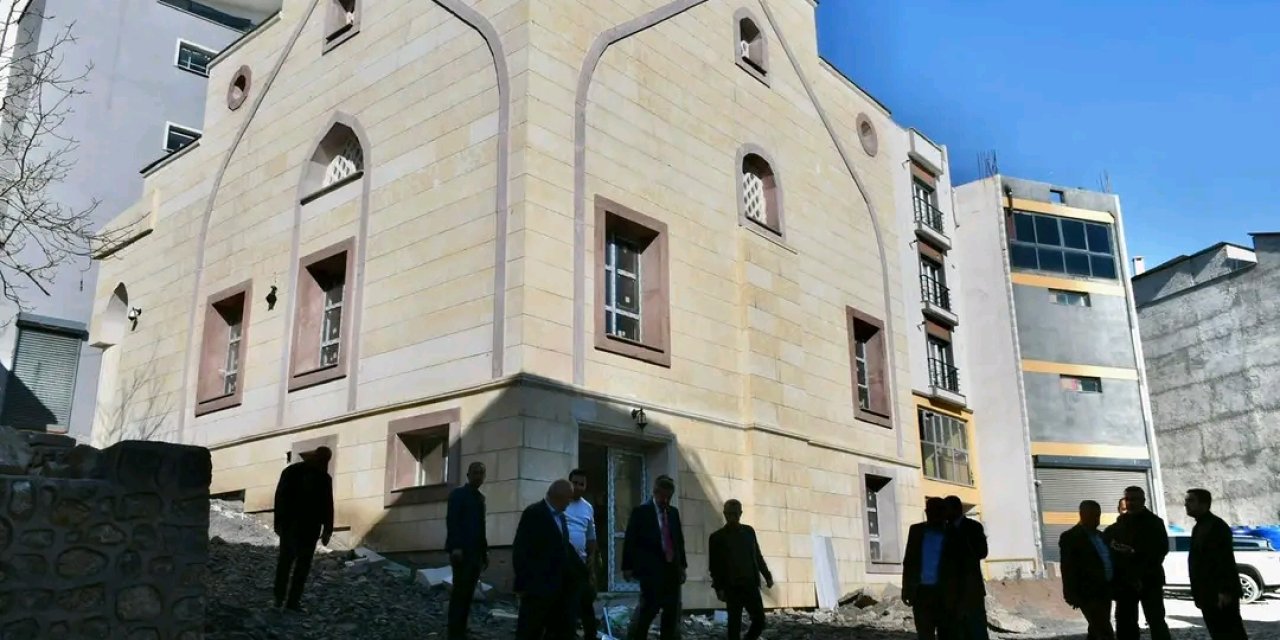 Şırnak’ta Yapımı Süren Caminin Bayramda Açılması Hedefleniyor