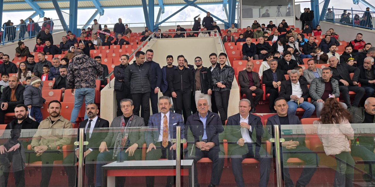 AK Parti İle DEM Parti Tribünde, Şırnak Petrolspor Sahada Kazandı! 2 Golle 3 Puan Geldi