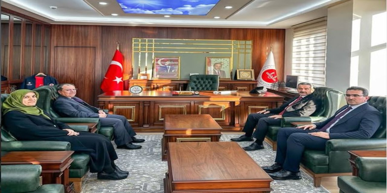 Vali Ekici'den Müftü Yeşiloğlu'na Hayırlı Olsun Ziyareti