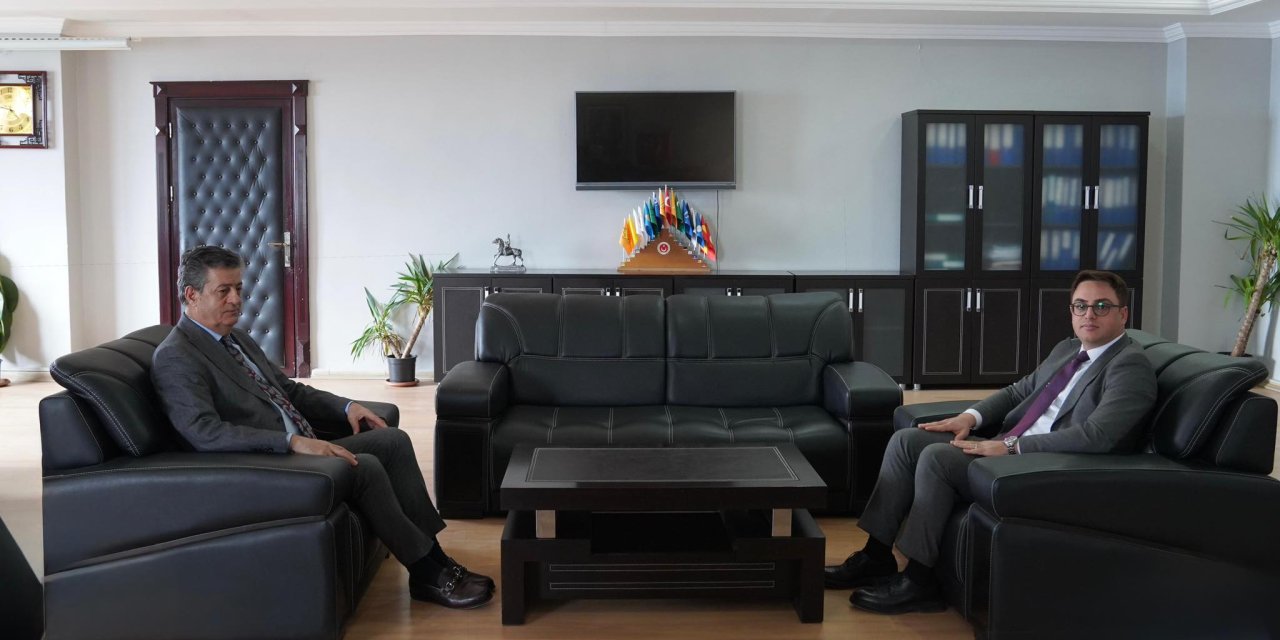 Başkan Mehmet Yarka’dan “Yılın İdarecisi” Murat Çiçek’e Tebrik Ziyareti