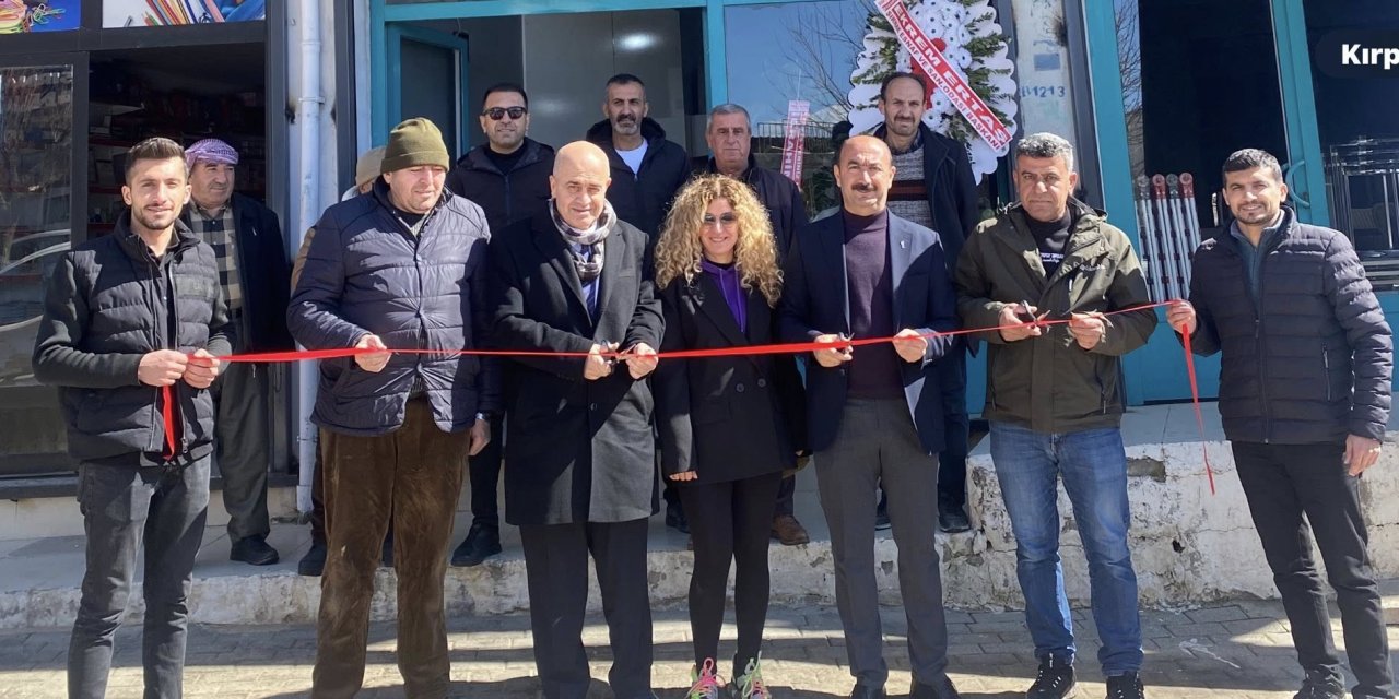 Başkan Ertaş Şırnak'ta yeni açılan işletmenin açılışına katıldı