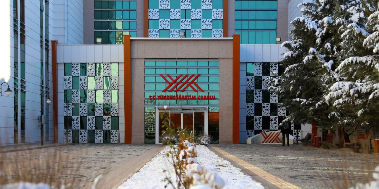 Öğrencilerin Beklediği Açıklama YÖK'ten Geldi: Üniversite, 3 Yıla İnecek Mi?