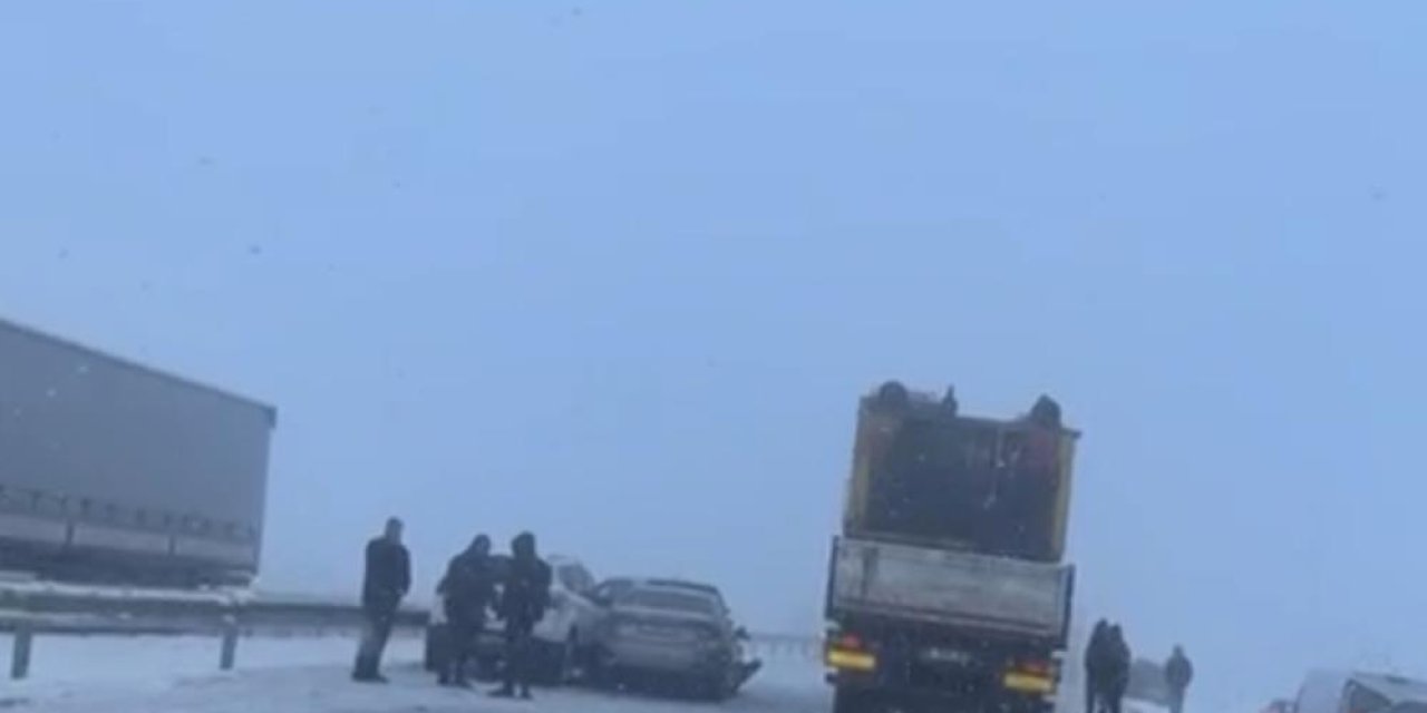 Diyarbakır’da 10 aracın karıştığı zincirleme kaza meydana geldi