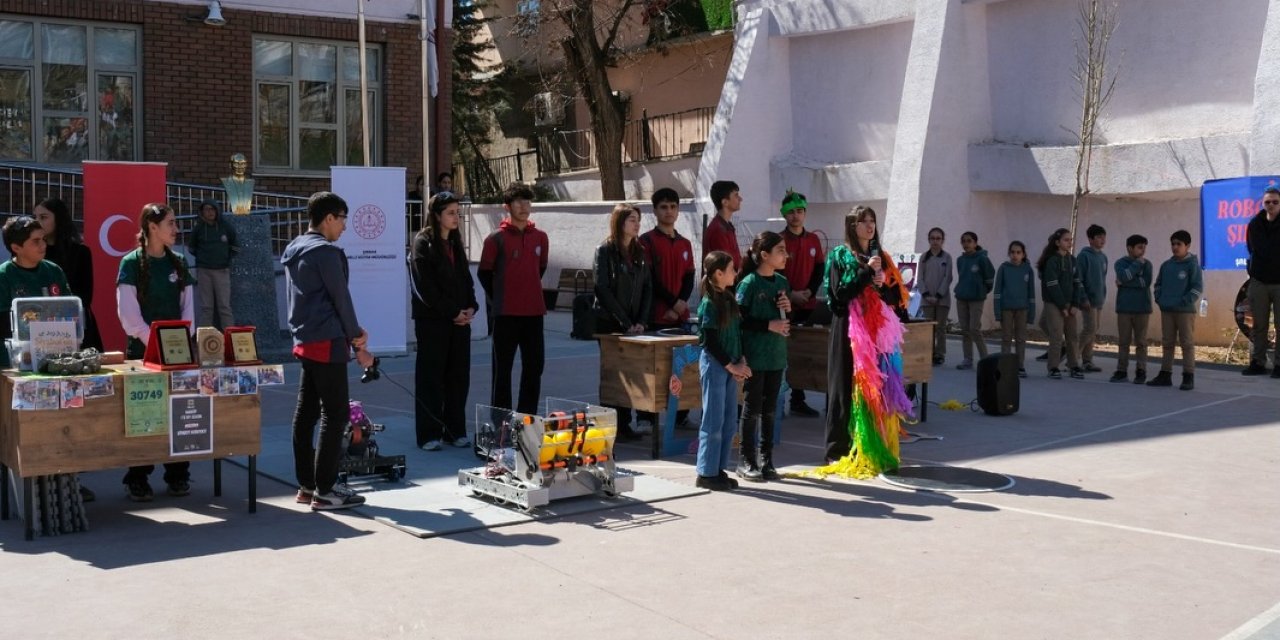 Şırnak’ta İlk FRC Takımı Robotlarını Sergiledi