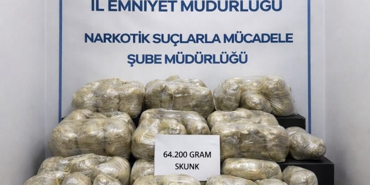 Hakkari’de 64 kilogram uyuşturucu ele geçirildi