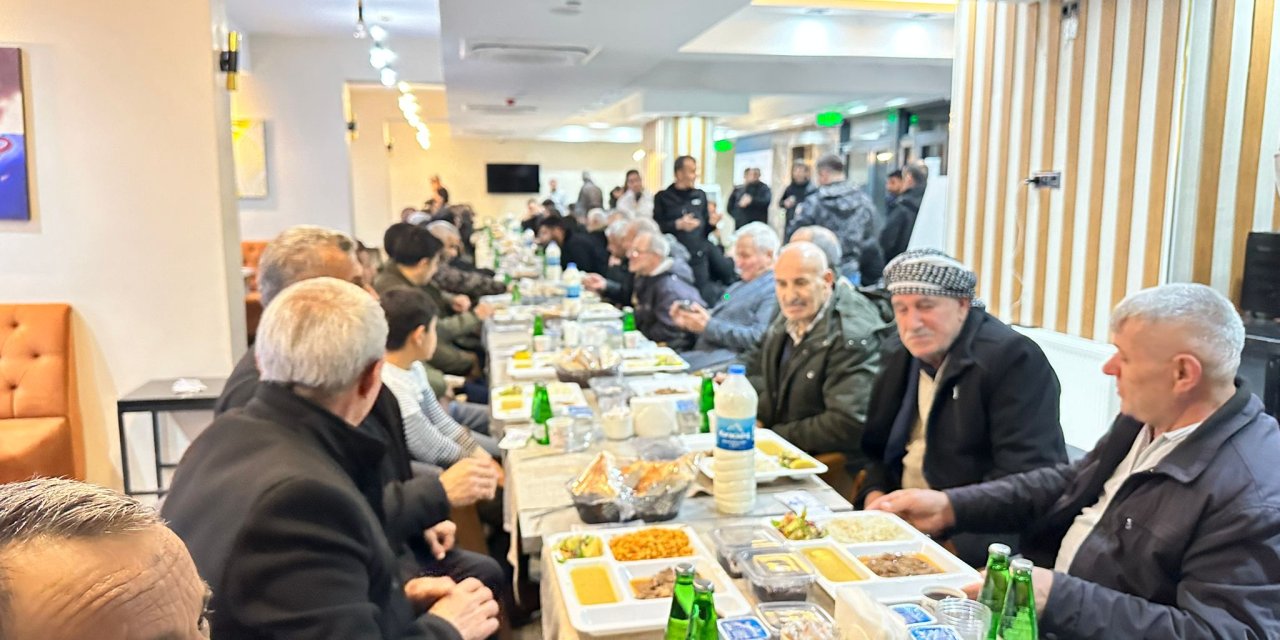 Beytüşşebap İlçesinde Vatandaşlar Ramazan Sofrasında Buluştu