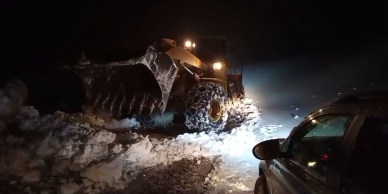 Siirt yolunda mahsur kalan 78 kişi kurtarıldı