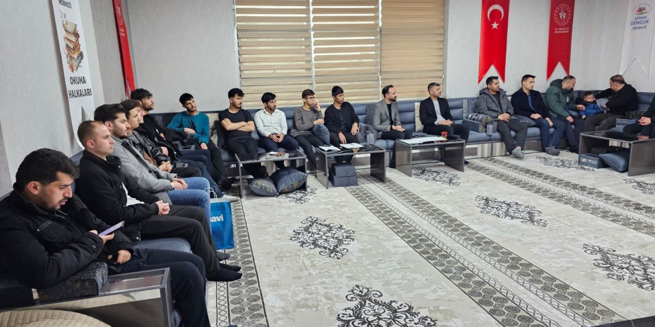 Şırnak’ta ilahiyatçı akademisyen ve köşe yazarlarımız gençlerle buluştu