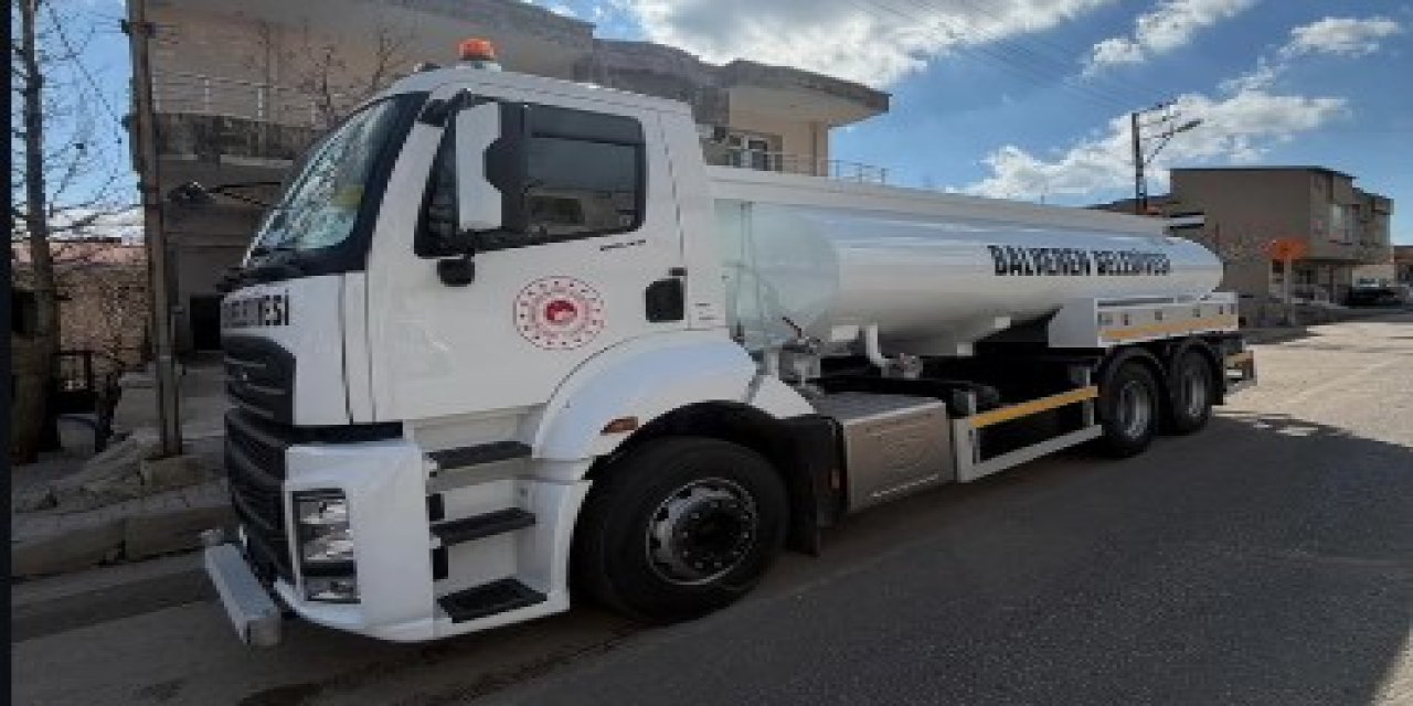 Balveren Belediyesi’nin Araç Filosuna 13 Tonluk Arazöz Desteği