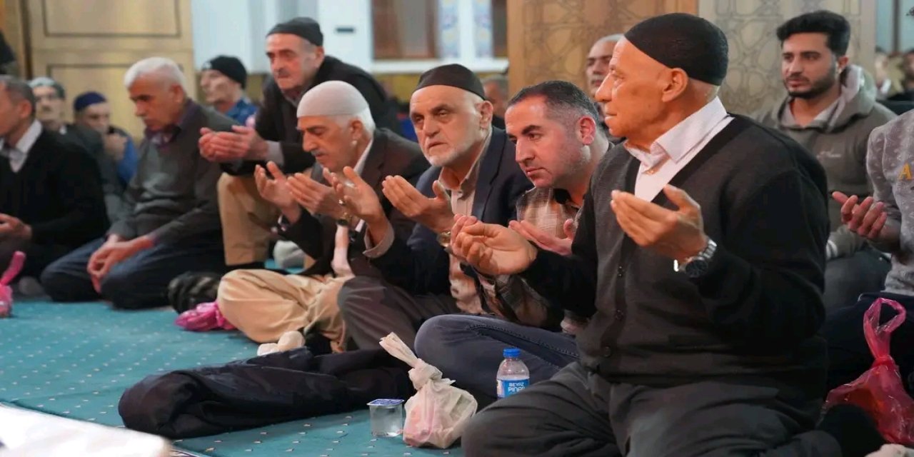 Şırnak'ta Kadir Gecesi ibadet ve dualarla idrak edildi