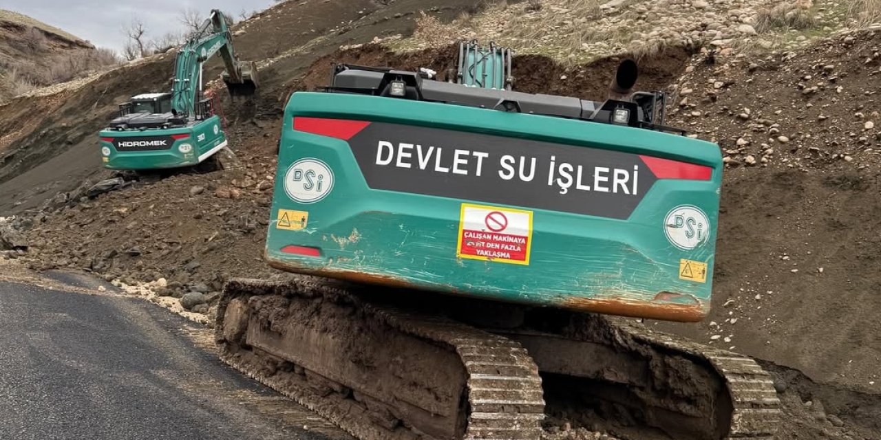 Şırnak'ta Sağanak Yağış Nedeni ile Kapanan Yollar Açıldı