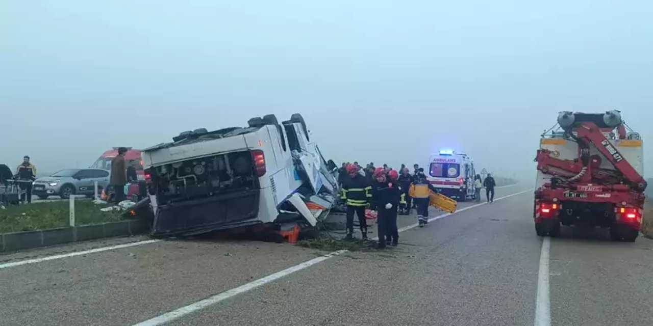 Yolcu Otobüsü Devrildi! Ölü Ve Yaralılar Var