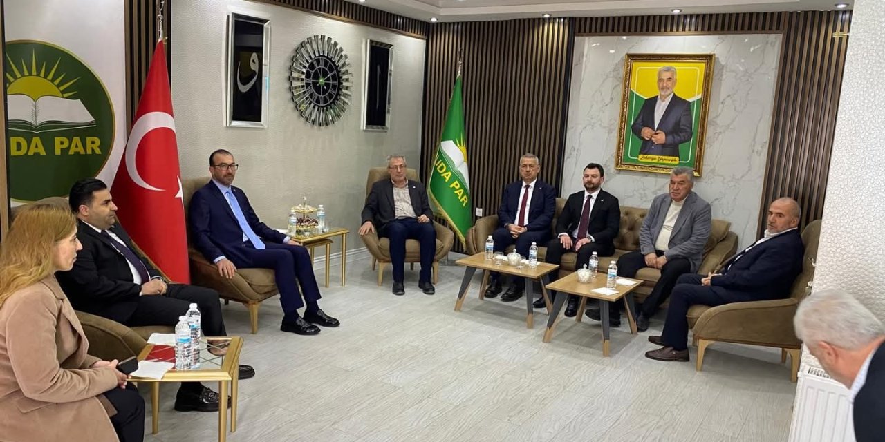 Ak parti Şırnak il başkanlığından siyasi partilere bayram ziyareti