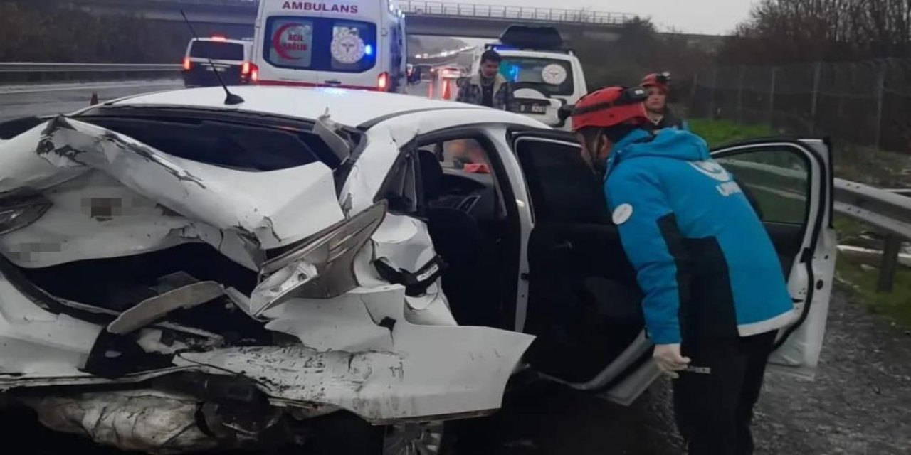 Dolu yağışı nedeniyle meydana gelen zincirleme kazada 11 kişi yaralandı