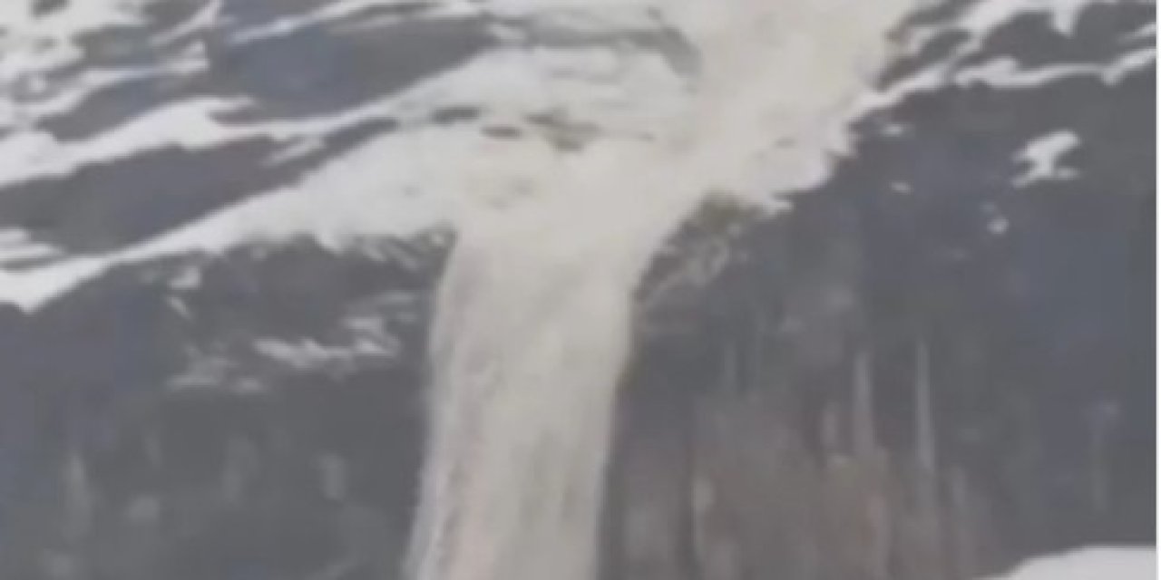 Beytüşşebap’ta Korkutan Çığ Anı Kamerada!