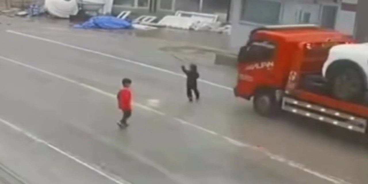 Şırnak’ta Yola Fırlayan Çocuk Son Anda Ölümden Döndü