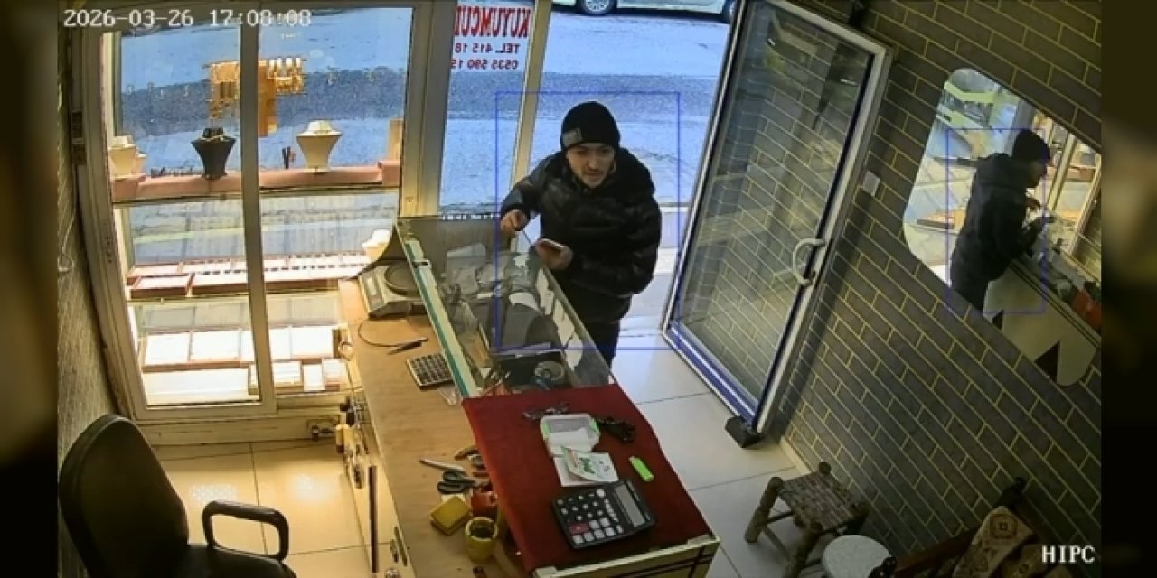 Kuyumcuya Müşteri Gibi Girip 60 Bin Liralık Yüzüğü Çaldı! O Anlar Kamerada