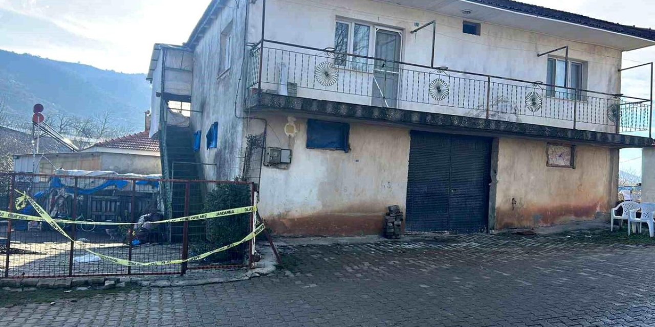 Aile Katliamı! Boşanma Aşamasındaki Eşini Ve 3 Yakınını Başlarından Vurarak Öldürdü