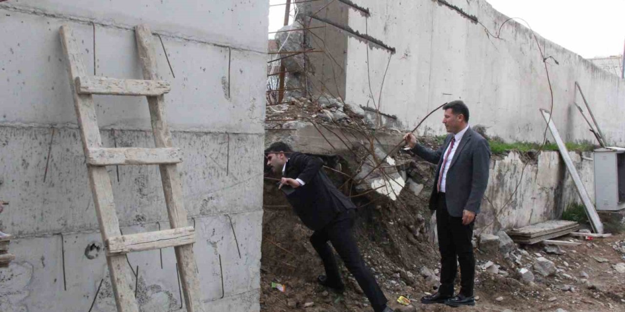 Cizre’de Okul İnşaatlarında İnceleme