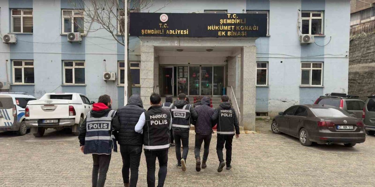 Hakkari’de aranan 12 şahıs yakalandı