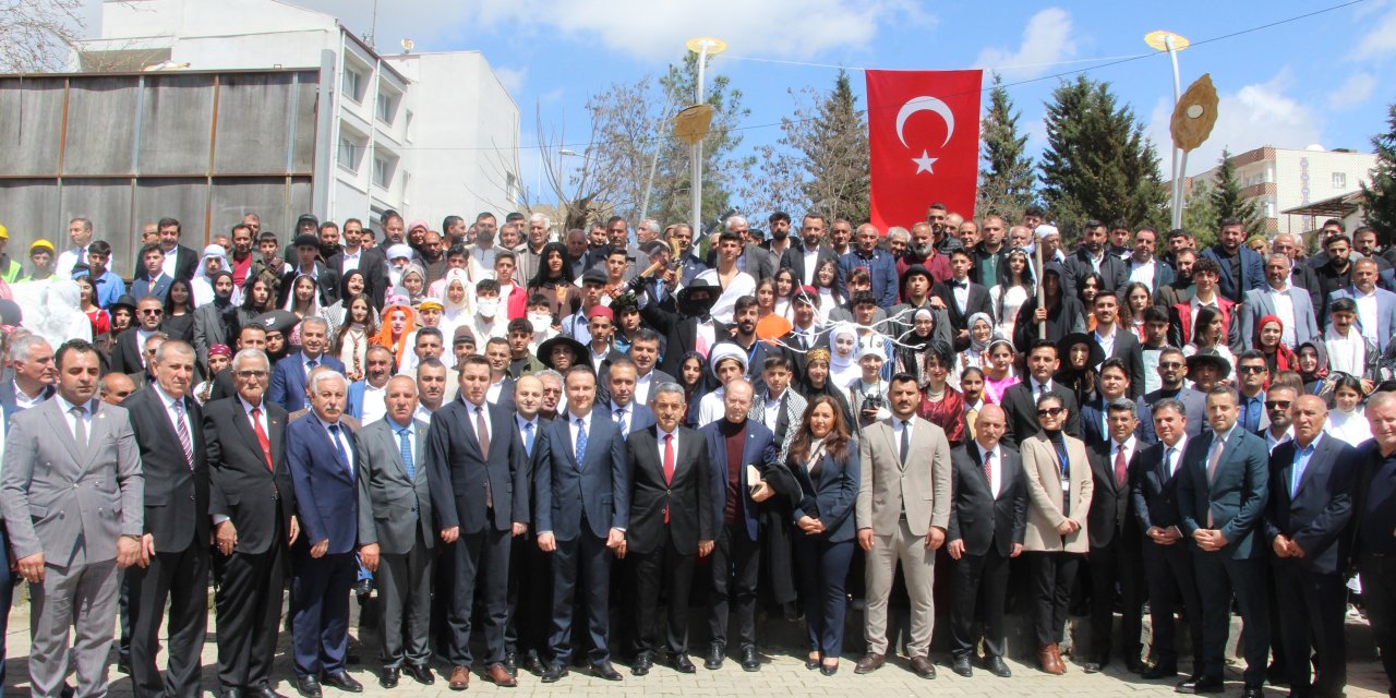 İdil Kitap Fuarı Ve Kültür Şöleni Başladı