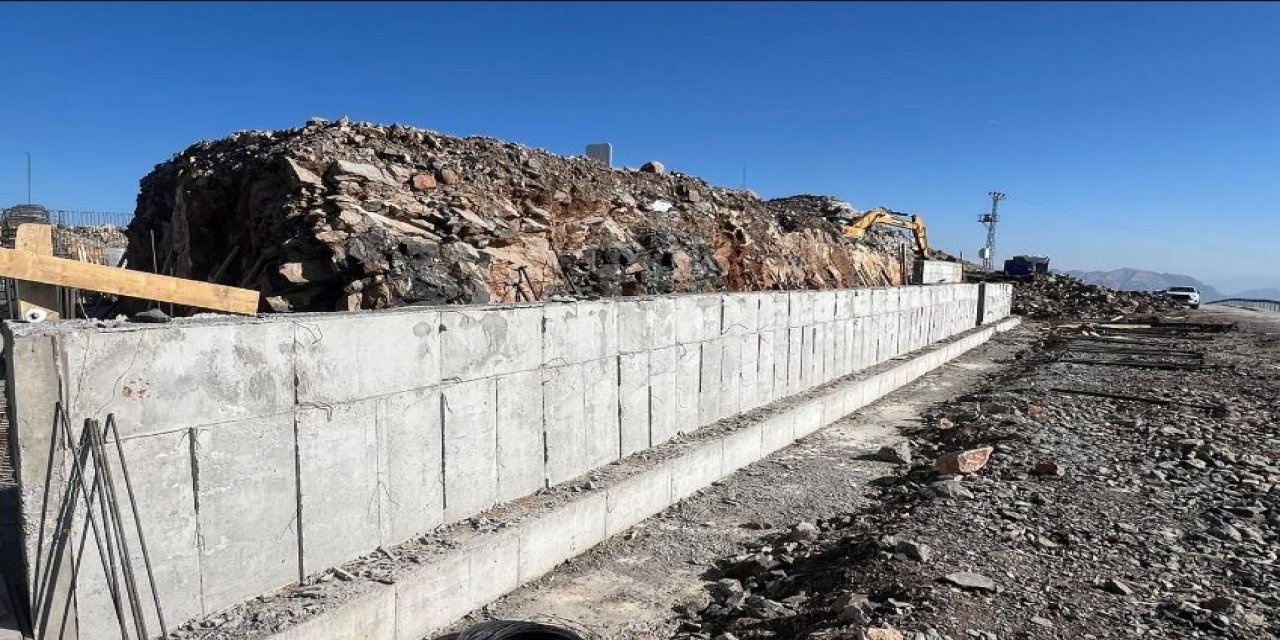 Şırnak Cudi Dağı'nda Beklenen Proje İçin İlk Kazma Vuruldu!