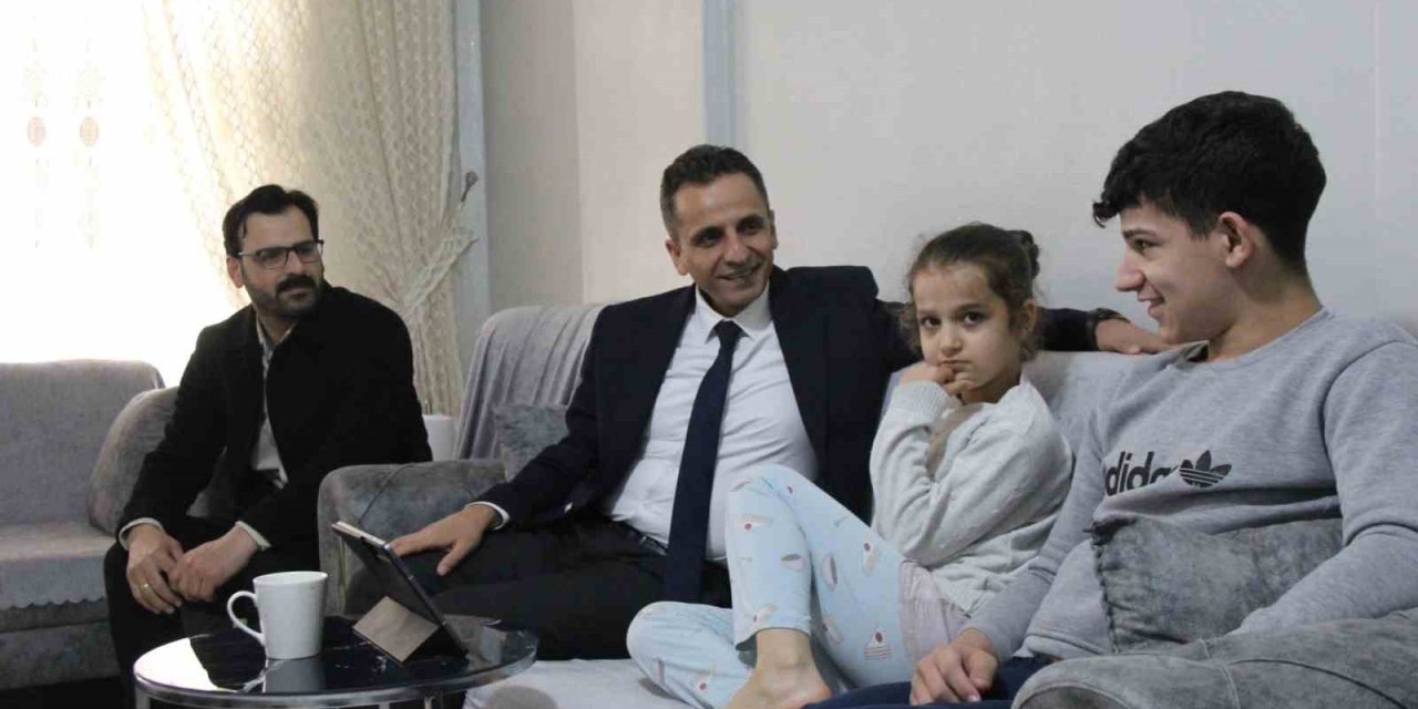 Cizre’de Özel Öğrencilerin Öğrenme Yolculuğu Evlerinde Sürüyor
