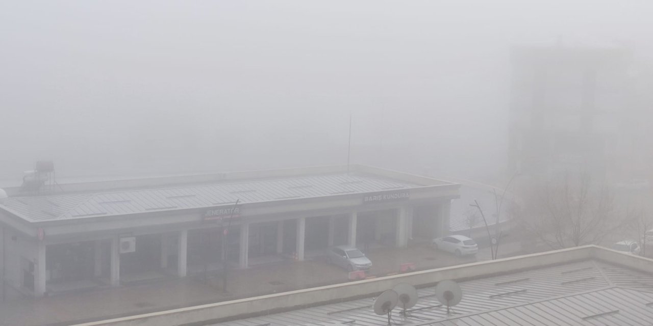 Şırnak'ta Görüş Mesafesi Düştü: Sürücüler Sisle Mücadele Ediyor