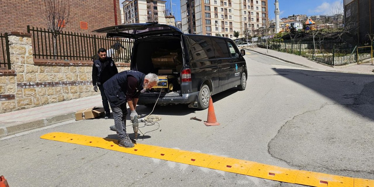 Şırnak’ta Trafik Güvenliği İçin Kasis Çalışmaları Sürüyor