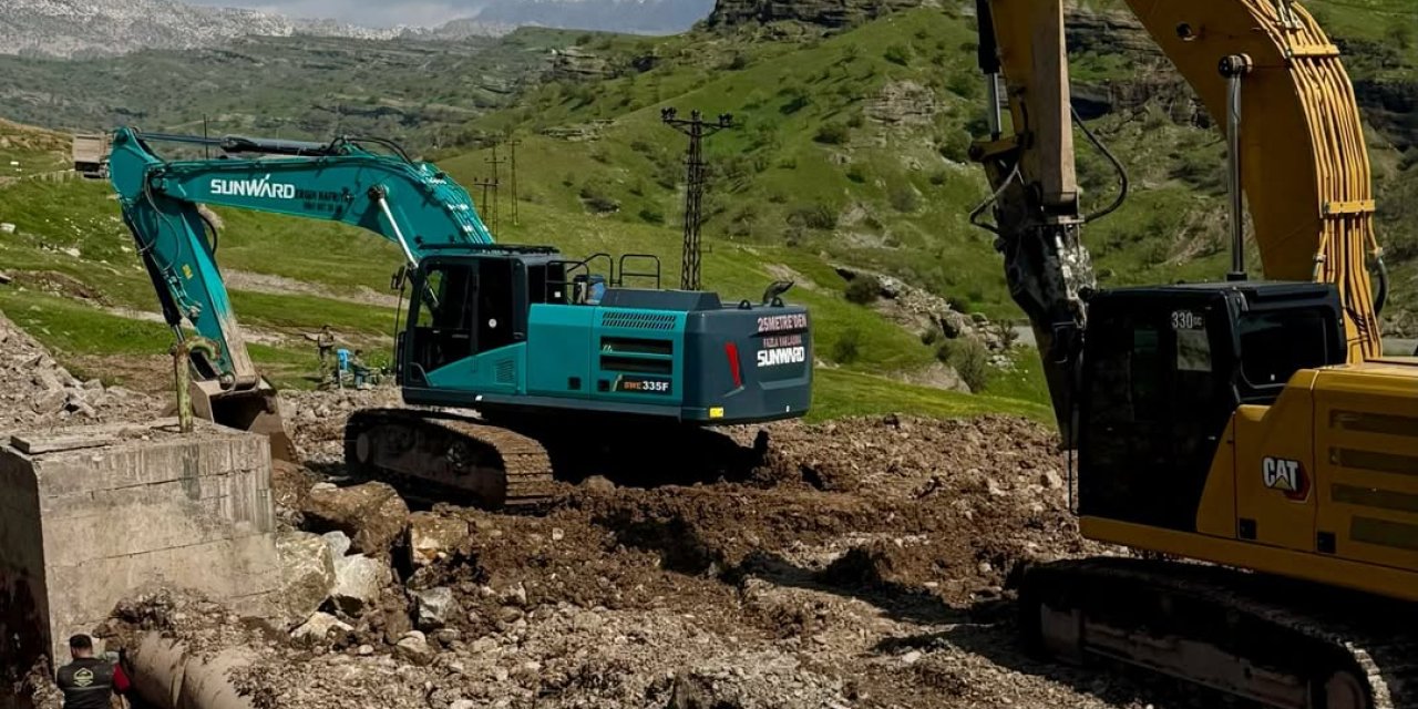 Silopi’de İçme Suyu Hattındaki Arızalara Yoğun Müdahale