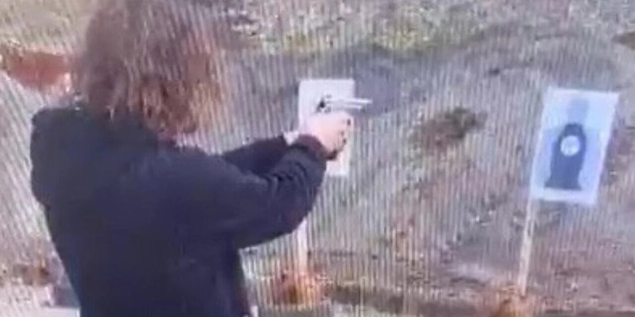 Okulda dehşet saçan saldırganın atış talimi yaptığı görüntüler ortaya çıktı